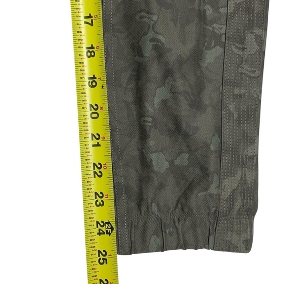 Athleta Stratum Camo Olive Elastic Waist Farallon Jogger Size - Picture 12 of 14